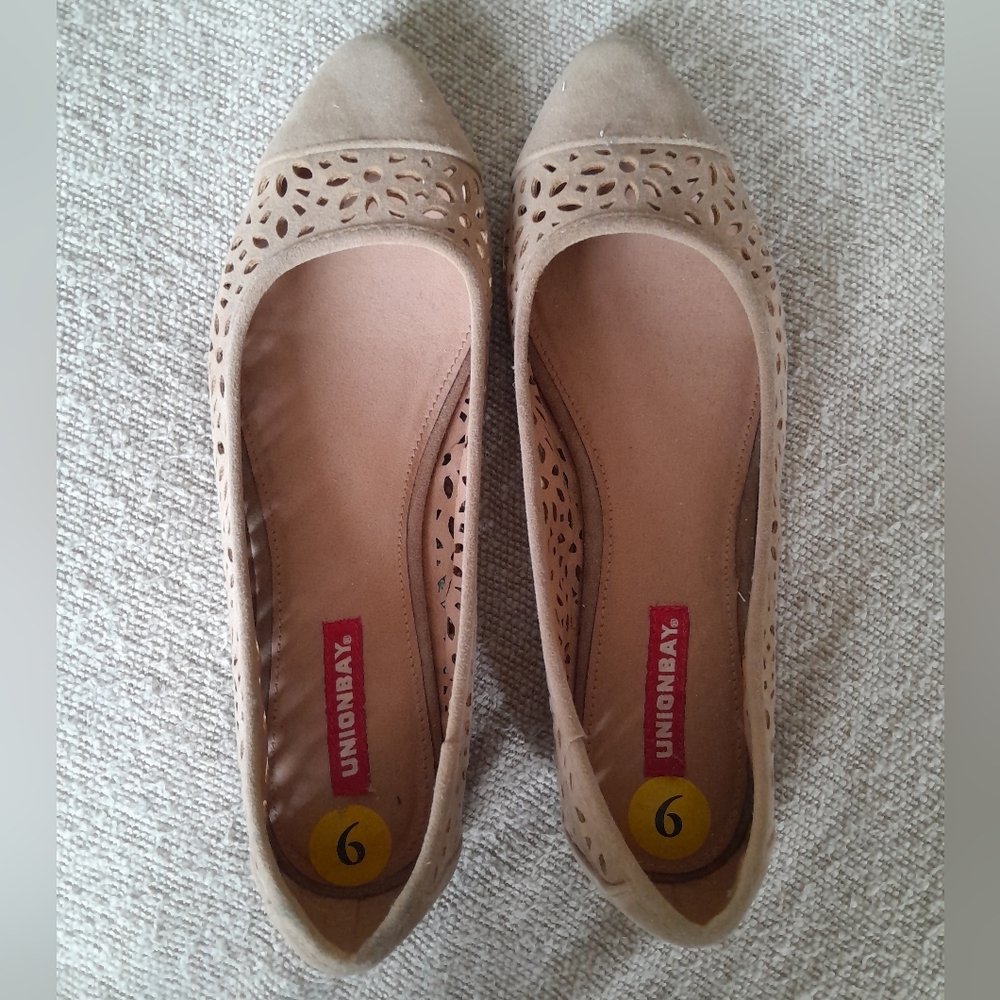 UNIONBAY Tan Flats Comfortable Slip-On Loafers